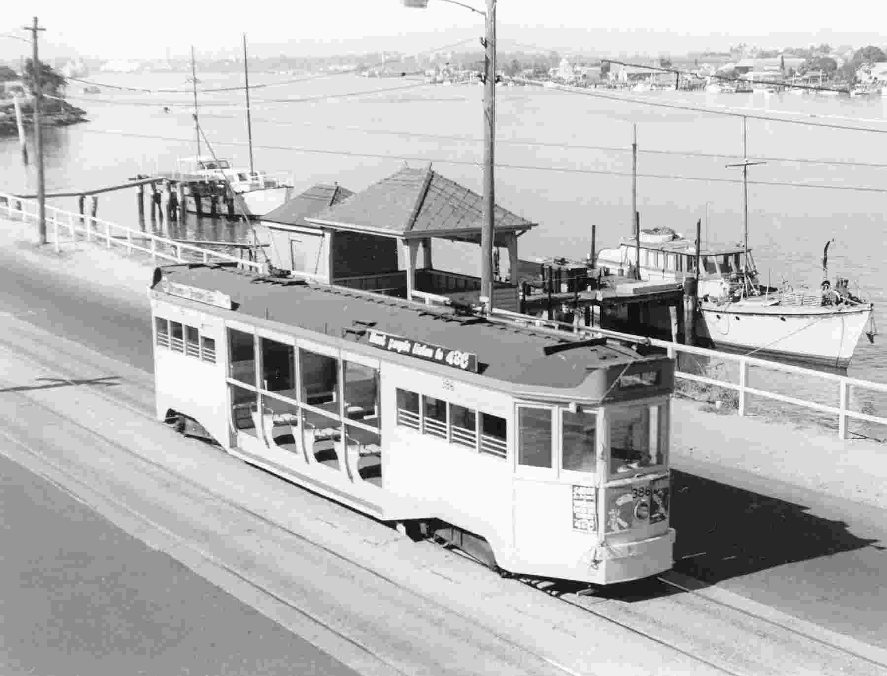 Drop-centre Tram No 386 in Kingsford Smith Drive 1966